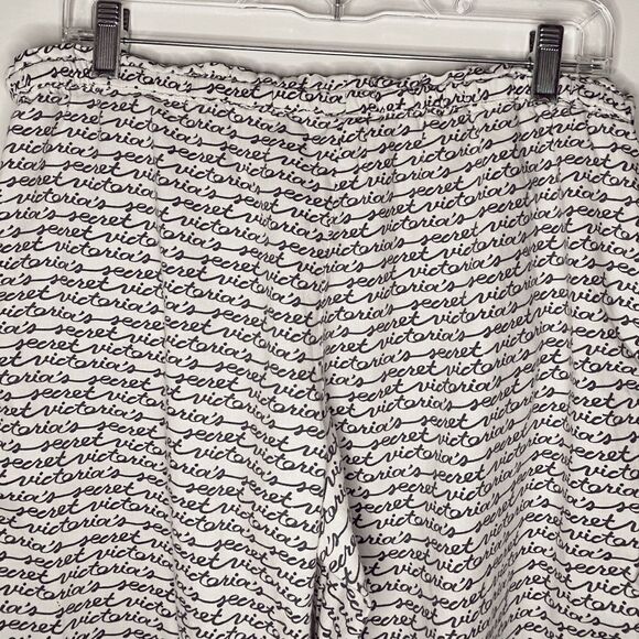 VICTORIA’S Secret All-Over Logo Pajama Set - Picture 13 of 15